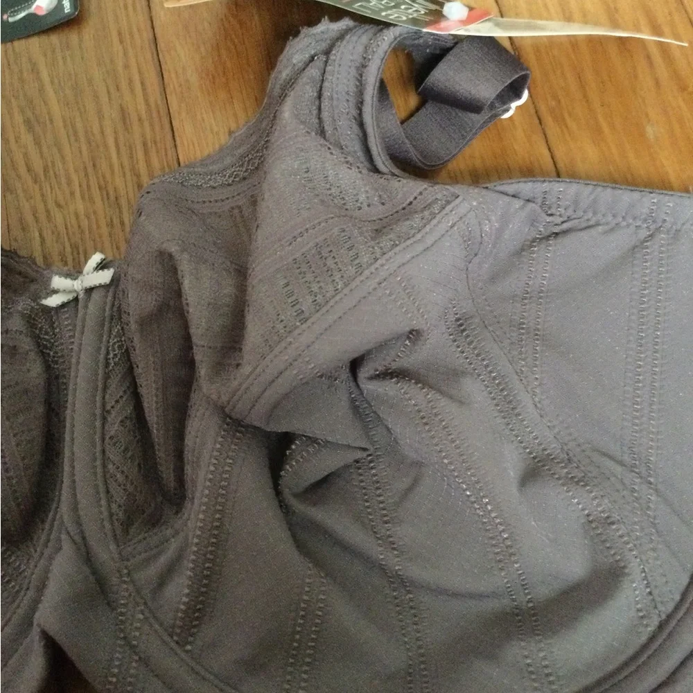 Brown Lillyette minimizer bra - Picture 10 of 12